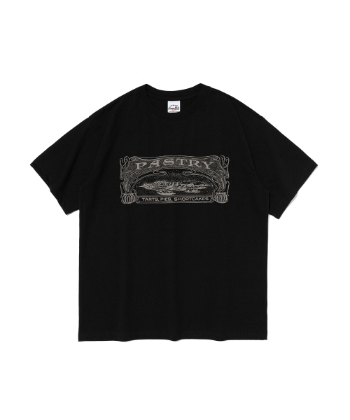 CARGOBROS FOR WOMAN(カーゴブロスフォーウィメン)の「ペイストリーデザートレタリング半袖Tシャツ(ブラック)(Tシャツ/カットソー・レディース・その他・SMALL/MEDIUM/LARGE/X-LARGE/2XL)」の1枚目の写真