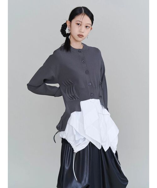 UN3D.(アンスリード)の「PLEATS DOCKING KNIT CD / プリーツドッキングニットカーディガン(カーディガン/ボレロ・レディース・グレー/ホワイト/ブラック・FREE)」の3枚目の写真