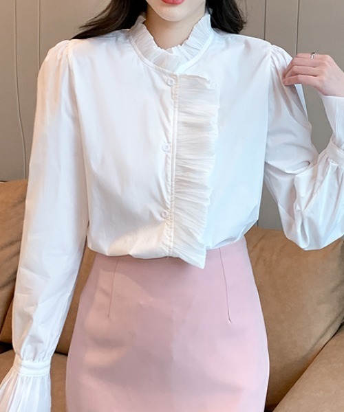 AMAJI(アマジ)の「切替デザイン コットン 長袖白シャツ(シャツ/ブラウス・レディース・ホワイト・SMALL/MEDIUM/LARGE/X-LARGE)」の2枚目の写真
