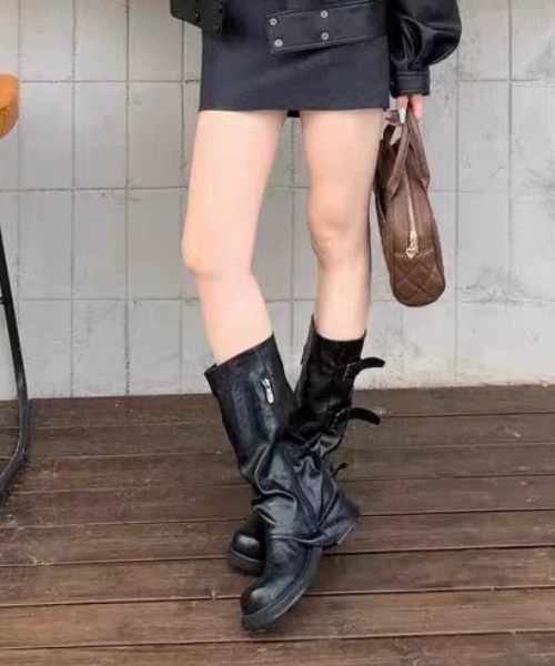 Vipoa（ヴィポア）の「Belted cover middle boots（ブーツ・レディース・ブラウン/ブラック・SMALL/MEDIUM/LARGE）」の11枚目の写真