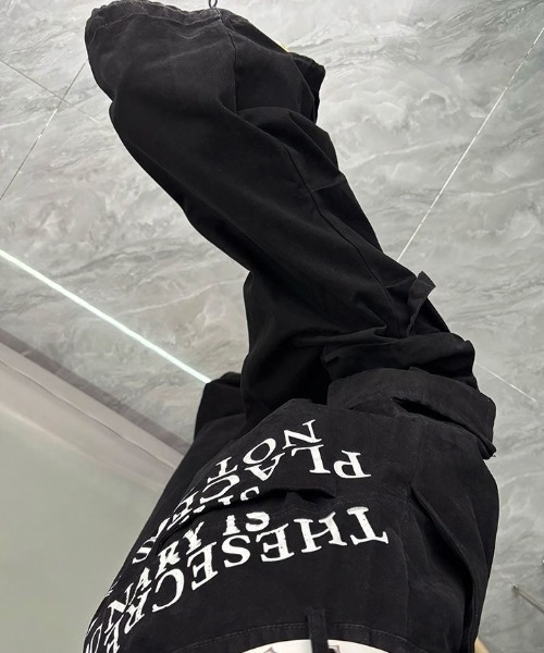 SHERU(シェル)の「英字ロゴ バックプリント ワイドストレートカーゴパンツ(カーゴパンツ・レディース・ブラック・S/L/M)」の19枚目の写真