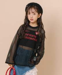 URBAN CHERRY（アーバンチェリー）の「【1枚でもレイヤードでも盛れる】ロゴプリントオーバーサイズメッシュトップス（Tシャツ/カットソー）」