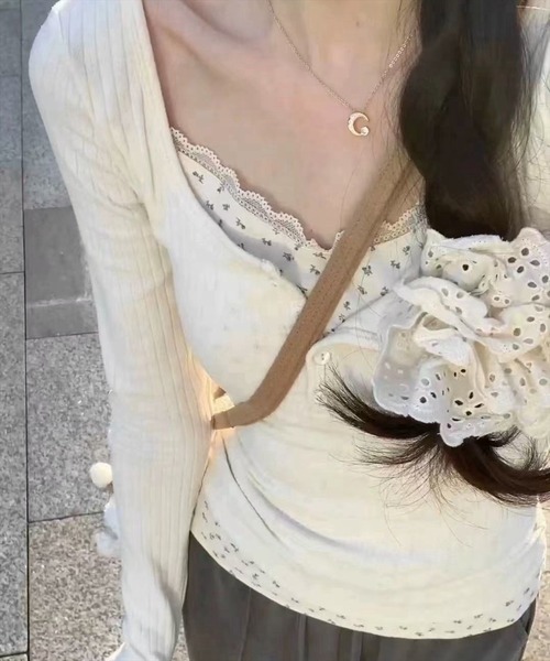 STAY MOTION(ステイモーション)の「【WEB限定】レイヤード風小花柄カットソートップス(Tシャツ/カットソー・レディース・ピンク/アイボリー/ネイビー・F)」の6枚目の写真