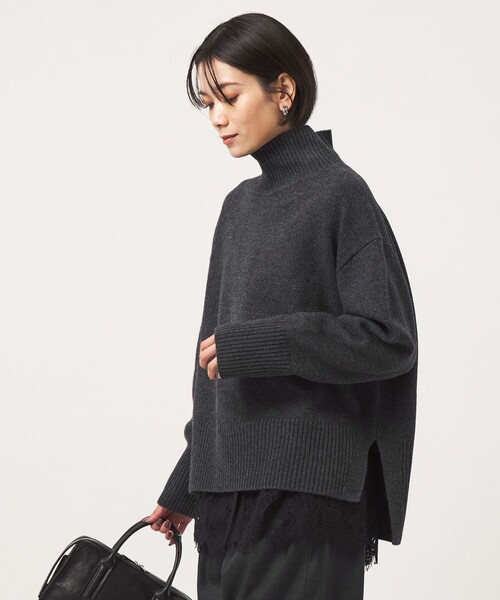 green label relaxing（グリーンレーベルリラクシング）の「［size SHORTあり］SERENITY ハイネック プルオーバー ニット（ニット/セーター・レディース・モカ/ナチュラル/ピンク/ダークグレー/ダークブラウン/ブラック・FREE/SHORT）」の3枚目の写真