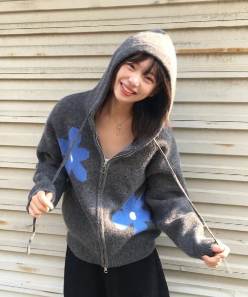 AVYL(アヴィル)の「ダブルジップフラワーモチーフ オーバーサイズジップニットパーカー/フード付きニットカーディガン(ニット/セーター・レディース・グレー・M)」の18枚目の写真