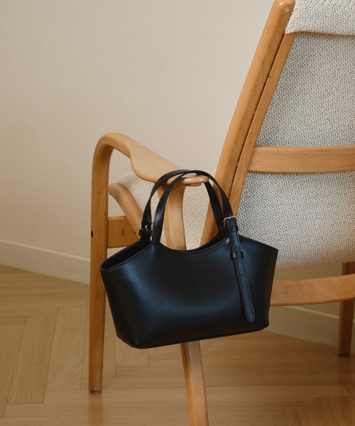 OVHEE（オヴェイ）の「ヴェルトートバッグ Vert Tote Bag（トートバッグ・レディース・ブラック/キャメル・FREE）」の13枚目の写真