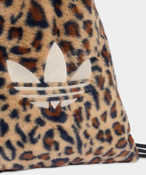 adidas(アディダス)の「ナップサック レオパード バッグ / アディダスオリジナルス adidas Originals(エコバッグ/サブバッグ・メンズ・ベージュ・FREE)」の3枚目の写真