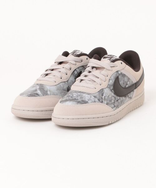 JORDAN BRAND(ジョーダンブランド)の「JORDAN BRAND AIR JORDAN SKYLINE LOW RLT ジョーダン スカイライン LOW RLT MJA9066 200CRM II/VELVB(スニーカー・メンズ・ベージュ・26.0cm/25.5cm/25.0cm/29.0cm/28.5cm/28.0cm/27.5cm/27.0cm/26.5cm)」の1枚目の写真