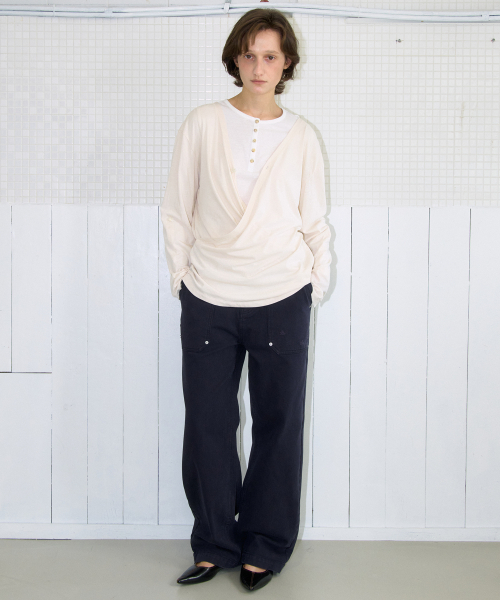 MILLO WOMEN（ミロウーマン）の「ボタンラップTシャツ[ライトベージュ]（Tシャツ/カットソー・レディース・その他・ONE SIZE）」の2枚目の写真