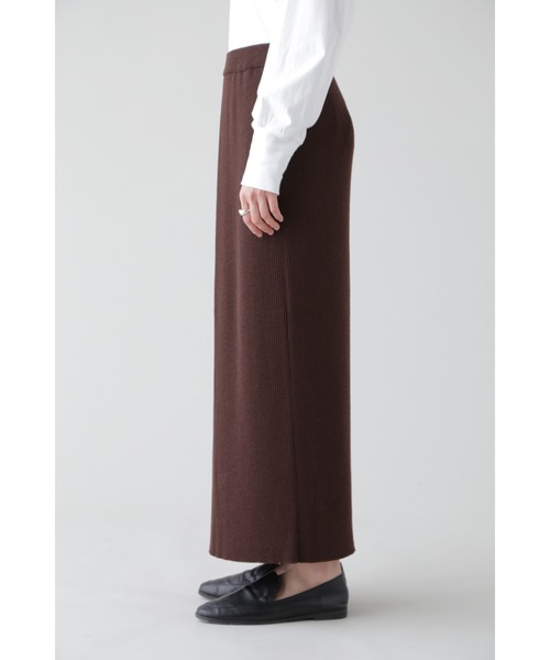 YLEVE(イレーヴ)の「YLEVE / HIGH TWIST FINE WOOL KN SK(スカート・レディース・ブラウン/ブルー・1)」の6枚目の写真