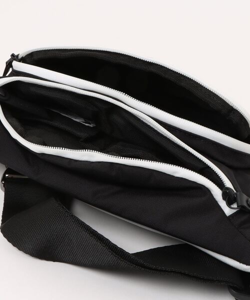 MAKAVELIC(マキャベリック)の「【BD】【MAKAVELIC】CRESCENT WAIST BAG AGILE/ショルダーバック ウエストバック(ショルダーバッグ・メンズ・ブラック・FREE)」の4枚目の写真