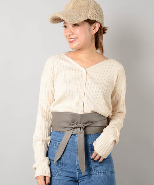 Omekashi（オメカシ）の「ＶネックRIBニットカーディガン（カーディガン/ボレロ・レディース・ブラウン/オフホワイト/グレー/ブルー/ブラック・ﾌﾘ-）」の2枚目の写真