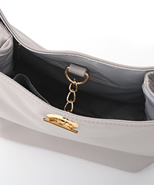 Luz Llena (philter)（ラズレナ　フィルター）の「チェーンリング・スクエアショルダーバッグ（ショルダーバッグ・レディース・グレー/アイボリー/ブラック・ﾌﾘ-）」の11枚目の写真