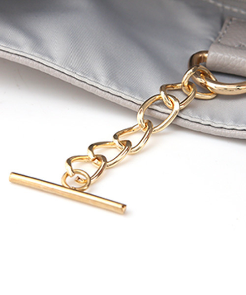 Luz Llena (philter)（ラズレナ　フィルター）の「チェーンリング・スクエアショルダーバッグ（ショルダーバッグ・レディース・グレー/アイボリー/ブラック・ﾌﾘ-）」の5枚目の写真