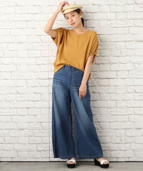 LEPSIM（レプシィム）の「ソデギャザーTブラウスSS　760195（シャツ/ブラウス・レディース・オフホワイト/ブラック/グレイッシュベージュ/マスタード・FREE）」の13枚目の写真