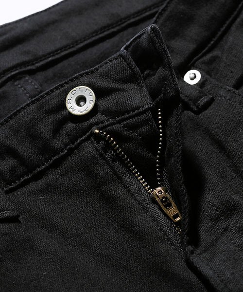 MR.OLIVE（ミスターオリーブ）の「SUPER STRETCH BLACK OVERDYED DENIM / WIDE TAPERED ANKLE CUT PANTS（デニムパンツ・メンズ・ブラック・SMALL/MEDIUM/LARGE）」の3枚目の写真