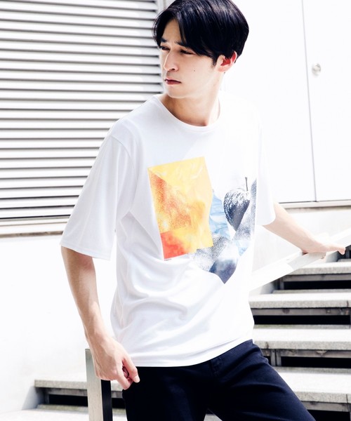 tk.TAKEO KIKUCHI(ティーケータケオキクチ)の「グラフィックプリントTシャツ(Tシャツ/カットソー)」|ホワイト