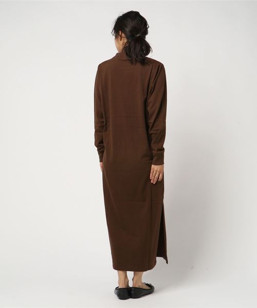 LOWRYS FARM（ローリーズファーム）の「モックネックワンピース　811324（ワンピース・レディース・ブラウン/オフホワイト/ブラック/カーキ・FREE）」の6枚目の写真