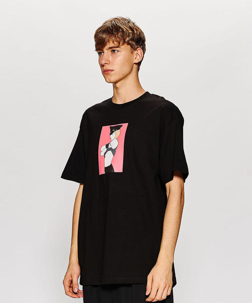 PLEASURES(プレジャー)の「<PLEASURES × PATRICK NAGEL> ARRESTED T/Tシャツ(Tシャツ/カットソー・メンズ・ブラック/ライトブルー・LARGE/MEDIUM)」の5枚目の写真