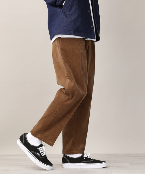 MONO-MART(モノマート)の「マイクロコーデュロイテーパードパンツ(その他パンツ・メンズ・ホワイト/ブラック/ブラウン・S/M/L)」の3枚目の写真