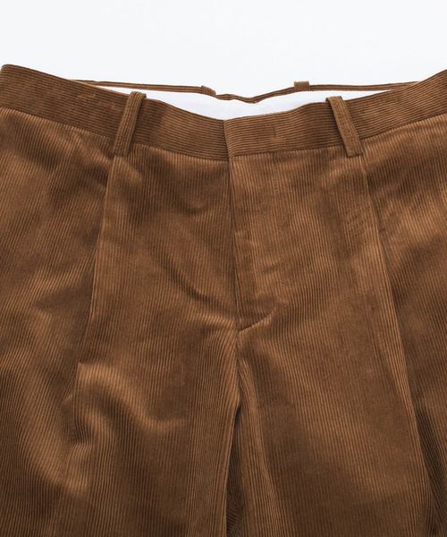 MONO-MART(モノマート)の「マイクロコーデュロイテーパードパンツ(その他パンツ・メンズ・ホワイト/ブラック/ブラウン・S/M/L)」の8枚目の写真