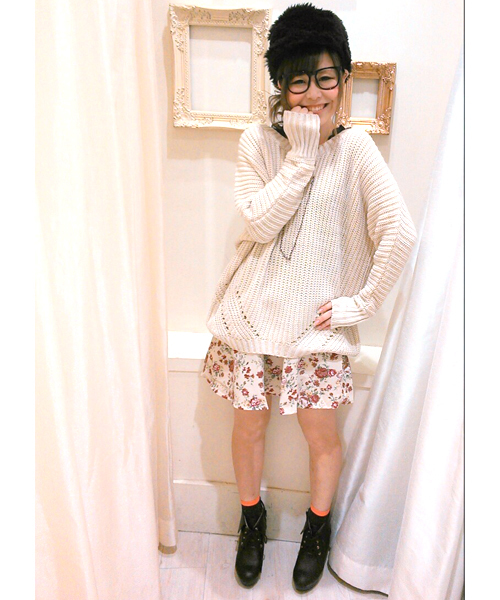 one after another NICE CLAUP（ワンアフターアナザーナイスクラップ）の「【ナイスクラップ】噴水プルオーバー（ニット/セーター・レディース・ブラック/ホワイト系その他/アイボリー・FREE）」の2枚目の写真