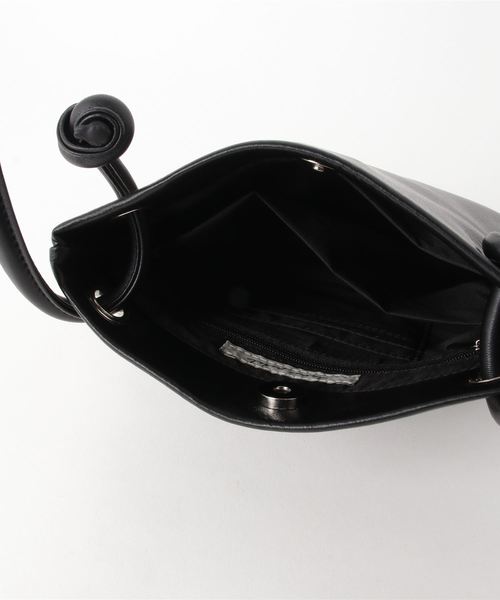 CLANE（クラネ）の「LEATHER MINI SHOLDER BAG（ショルダーバッグ・レディース・ブラック・FREE）」の4枚目の写真