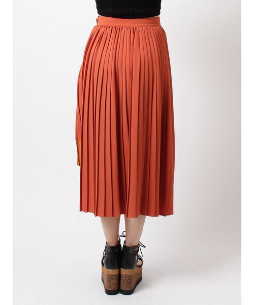 EVRIS（エヴリス）の「ステップヘムプリーツミディスカート（スカート・レディース・オレンジ/ブラック・MEDIUM/SMALL）」の10枚目の写真