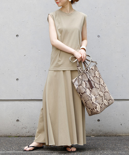 Liesse(リエス)の「コットンノースリーブ(Tシャツ/カットソー・レディース・チャコールグレー/ベージュ/パープル・FREE)」の10枚目の写真