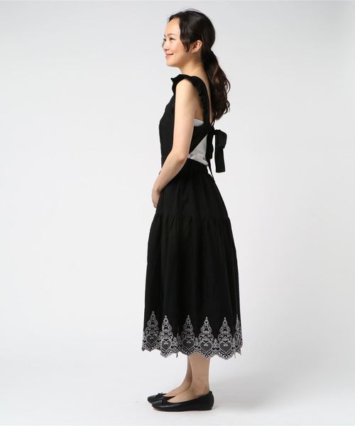 axes femme POETIQUE（アクシーズファムポエティック）の「裾刺繍