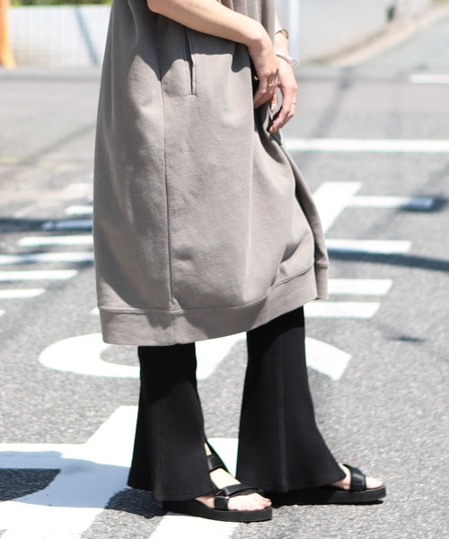 reca(レカ)の「タック入りフロントスリットリブフレアパンツ(その他パンツ・レディース・ブラック/ブラウン/カーキ/モカ/キャメル/ベージュ・FREE)」の21枚目の写真