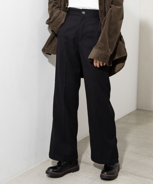 WEGO(ウィゴー)の「WEGO/フェイクスエードカラーパンツ(スラックス・レディース・グリーン/ライトベージュ/パープル/サックスブルー/イエロー/ダークブラウン/ブラック・FREE)」の2枚目の写真