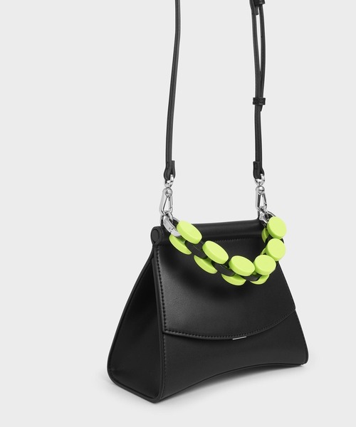 CHARLES & KEITH（チャールズ & キース）の「アクリルハンドル スカルプチャーバッグ / Acrylic Handle Sculptural Bag（ハンドバッグ・レディース・ブラック/グレー/マルチ/ブルー系その他2・S）」の6枚目の写真