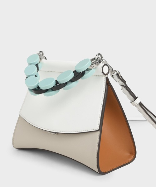 CHARLES & KEITH（チャールズ & キース）の「アクリルハンドル スカルプチャーバッグ / Acrylic Handle Sculptural Bag（ハンドバッグ・レディース・ブラック/グレー/マルチ/ブルー系その他2・S）」の21枚目の写真