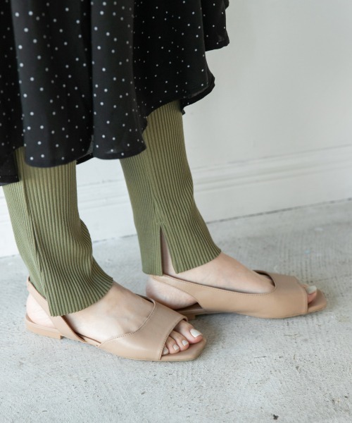 LOWRYS FARM（ローリーズファーム）の「アシメカットサンダル　864929（サンダル・レディース・ブラウン/ベージュ/ブラック・MEDIUM/LARGE）」の3枚目の写真