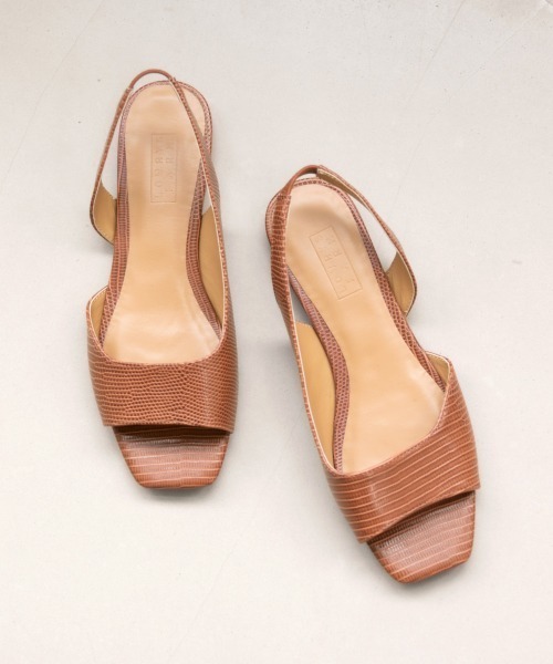 LOWRYS FARM（ローリーズファーム）の「アシメカットサンダル　864929（サンダル・レディース・ブラウン/ベージュ/ブラック・MEDIUM/LARGE）」の2枚目の写真