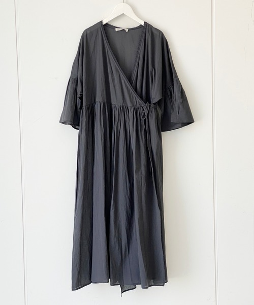 AMERICAN HOLIC（アメリカンホリック）の「カシュクール袖フレアガウンワンピース　＊〇（ワンピース・レディース・チャコールグレー/その他14/ブルー系その他3/その他9/ライトベージュ・FREE）」の12枚目の写真