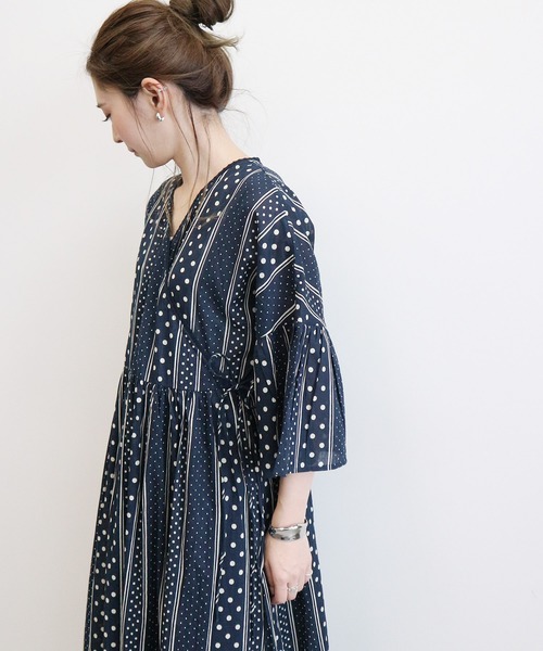 AMERICAN HOLIC（アメリカンホリック）の「カシュクール袖フレアガウンワンピース　＊〇（ワンピース・レディース・チャコールグレー/その他14/ブルー系その他3/その他9/ライトベージュ・FREE）」の13枚目の写真