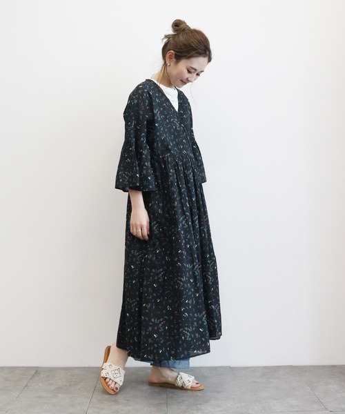 AMERICAN HOLIC（アメリカンホリック）の「カシュクール袖フレアガウンワンピース　＊〇（ワンピース・レディース・チャコールグレー/その他14/ブルー系その他3/その他9/ライトベージュ・FREE）」の8枚目の写真