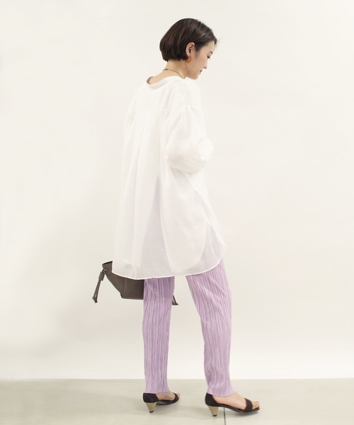 DouDou(ドゥドゥ)の「WEB限定サイドスリットシアーシャツ(シャツ/ブラウス・レディース・グリーン/ベージュ/ホワイト・FREE)」の11枚目の写真