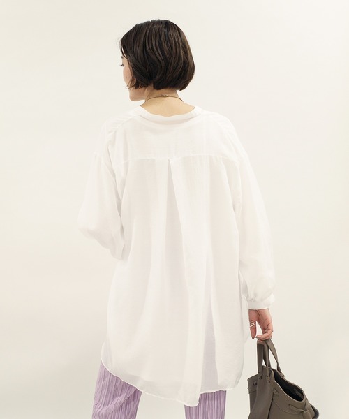 DouDou(ドゥドゥ)の「WEB限定サイドスリットシアーシャツ(シャツ/ブラウス・レディース・グリーン/ベージュ/ホワイト・FREE)」の17枚目の写真