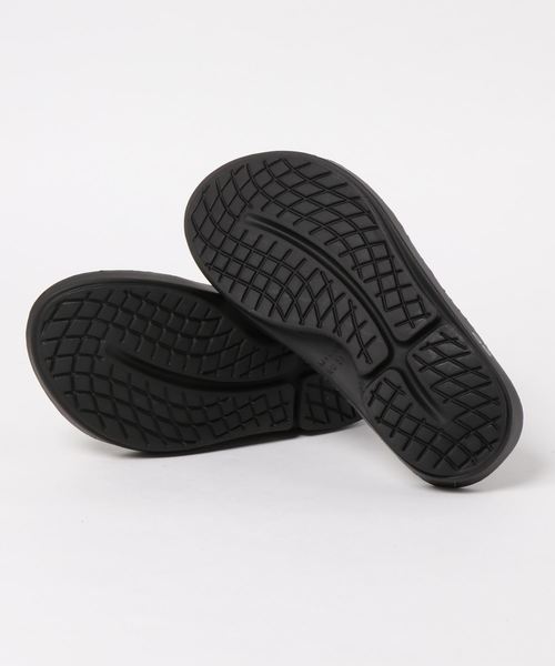 OOFOS（ウーフォス）の「ウーフォス OOFOS OOriginal Sport マリン ビーチサンダル（サンダル・メンズ・ブラック・28.0cm/23.0cm/24.0cm/25.0cm/26.0cm/27.0cm）」の2枚目の写真