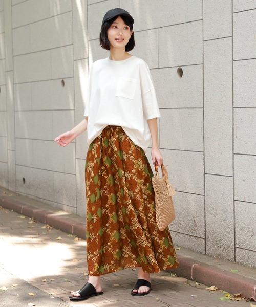 LAKOLE（ラコレ）の「ワイドシルエットポケットTシャツ / LAKOLE（Tシャツ/カットソー・レディース・ライトブラウン/ベージュ/オフホワイト/ブラック/ライトブルー・SMALL/MEDIUM）」の14枚目の写真