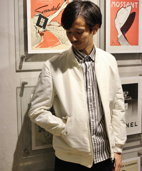 EDIFICE(エディフィス)の「◇W/N MA-1(ブルゾン・メンズ・ホワイト/ブラック/ネイビー・44/48/46)」の1枚目の写真