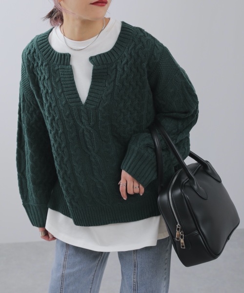 ap retro(アプレトロ)の「キーネックケーブルニットプルオーバー【ZOZOTOWN限定商品】(ニット/セーター・レディース・オフホワイト/ブラック/ダークグリーン/ブラウン/ベージュ/グレイッシュベージュ/ダークオレンジ・FREE)」の6枚目の写真