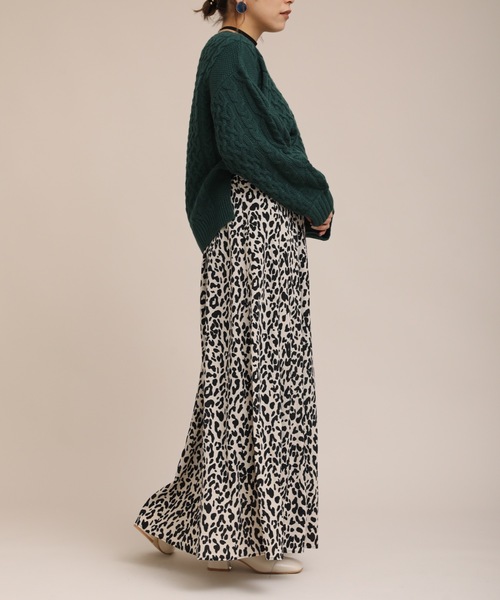 ap retro(アプレトロ)の「キーネックケーブルニットプルオーバー【ZOZOTOWN限定商品】(ニット/セーター・レディース・オフホワイト/ブラック/ダークグリーン/ブラウン/ベージュ/グレイッシュベージュ/ダークオレンジ・FREE)」の16枚目の写真