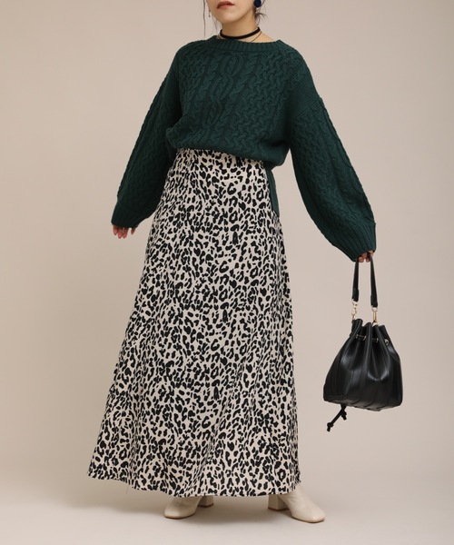 ap retro(アプレトロ)の「キーネックケーブルニットプルオーバー【ZOZOTOWN限定商品】(ニット/セーター・レディース・オフホワイト/ブラック/ダークグリーン/ブラウン/ベージュ/グレイッシュベージュ/ダークオレンジ・FREE)」の9枚目の写真