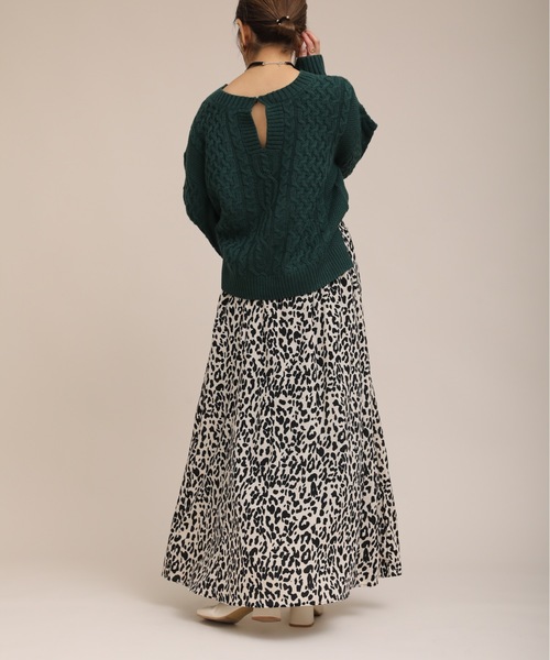 ap retro(アプレトロ)の「キーネックケーブルニットプルオーバー【ZOZOTOWN限定商品】(ニット/セーター・レディース・オフホワイト/ブラック/ダークグリーン/ブラウン/ベージュ/グレイッシュベージュ/ダークオレンジ・FREE)」の12枚目の写真