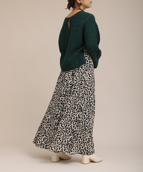 ap retro(アプレトロ)の「キーネックケーブルニットプルオーバー【ZOZOTOWN限定商品】(ニット/セーター・レディース・オフホワイト/ブラック/ダークグリーン/ブラウン/ベージュ/グレイッシュベージュ/ダークオレンジ・FREE)」の11枚目の写真