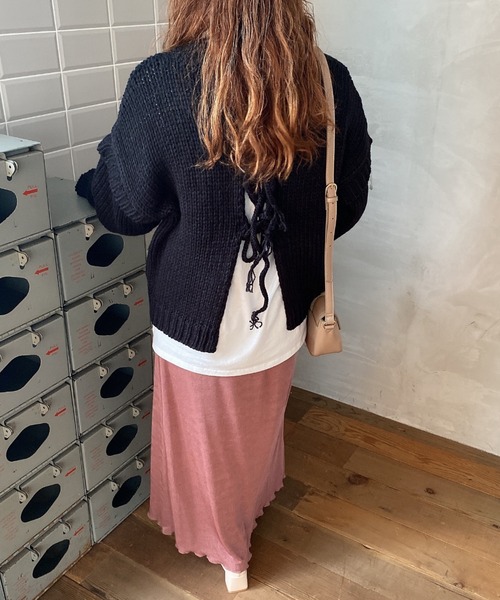 archives（アルシーヴ）の「バックリボンざっくりニット（ニット/セーター・レディース・ブラック/アイボリー/グレイッシュベージュ・MEDIUM）」の12枚目の写真